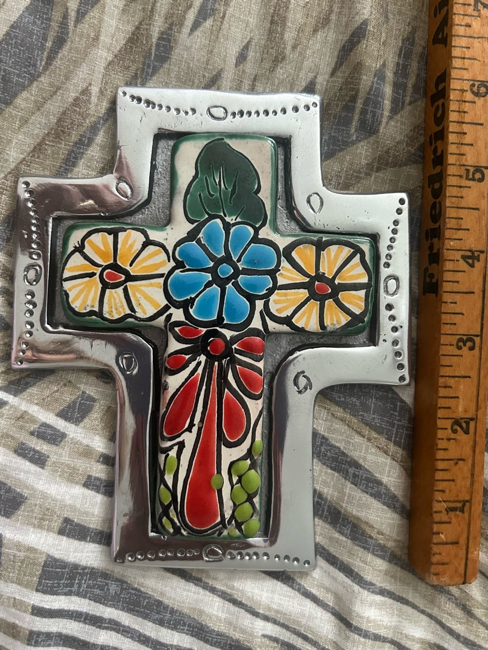 Stunning Hand Painted Decorative Floral Talavera Cross Wall Art - Multicolor - Picture 4 of 5